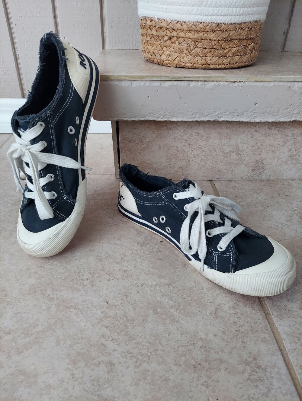 Rocket Dog Navy Canvas Lace-Up Sneakers Women's 10